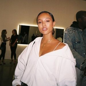 Meet your Posher, Anayi